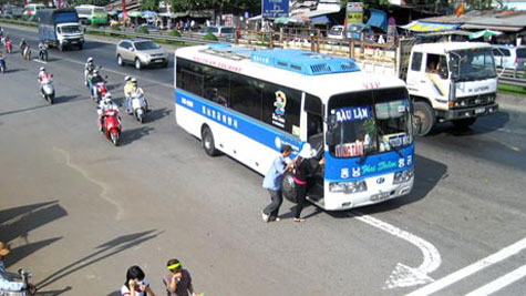 Xe d&ugrave; bến c&oacute;c