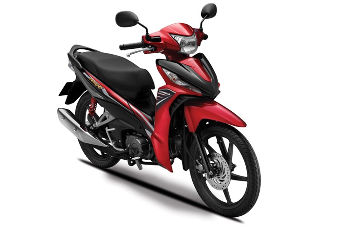 Đ&egrave;n pha được định vị kết hợp c&ugrave;ng đ&egrave;n xi nhan g&oacute;c cạnh l&agrave; điểm nổi bật tr&ecirc;n chiếc xe m&aacute;y Honda Wave RSX mới