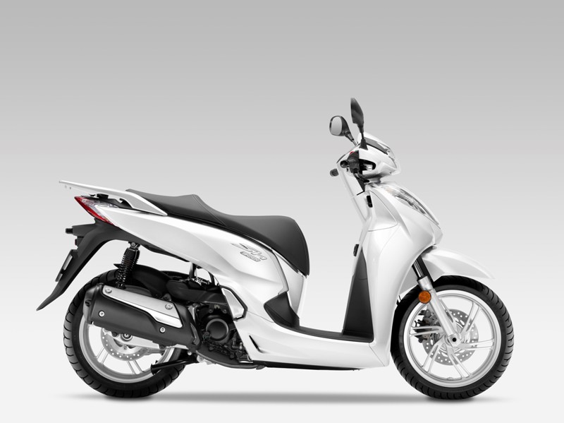 SH 300i năm nay sẽ c&oacute; nhiều chế độ th&ocirc;ng minh hơn, phục vụ tối đa nhu cầu của người điều khiển