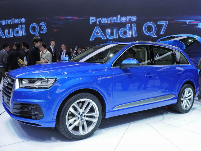 Xe &ocirc; t&ocirc; Audi Q7 2015 giảm 325 kg, ngắn hơn 37mm v&agrave; hẹp hơn 15mm so với 'người tiền nhiệm'