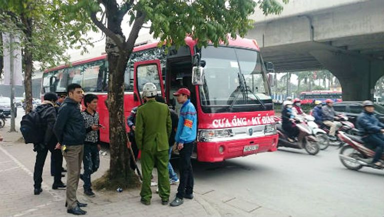 t&agrave;ng trữ vũ kh&iacute; tr&aacute;i ph&eacute;p