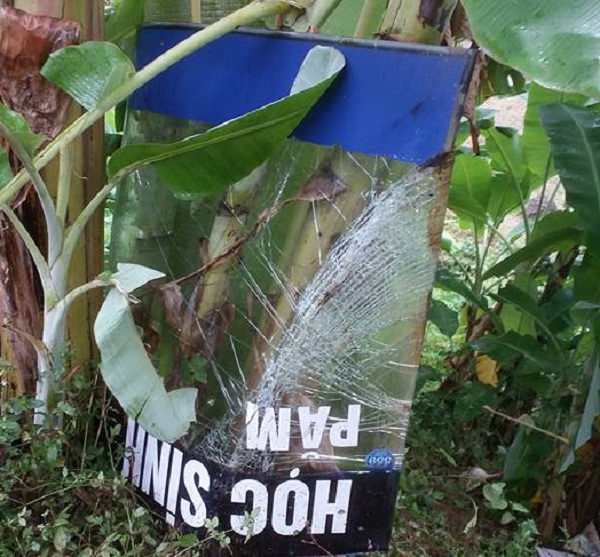 Xe bu&yacute;t chở học sinh lao xuống vực s&acirc;u