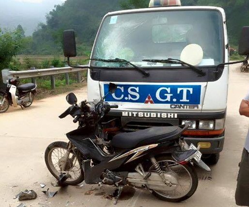Chiếc xe biển xanh của lực lượng CSGT C&ocirc;ng an huyện Thanh Sơn