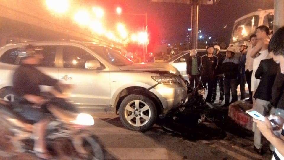 Xe Santafe g&acirc;y tai nạn chết người