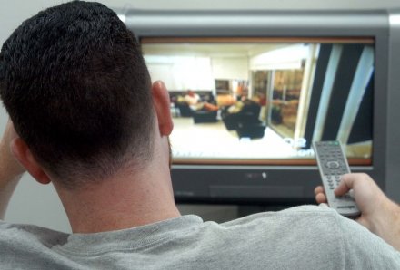 Xem ti vi qu&aacute; nhiều g&acirc;y suy nhược hệ thần kinh