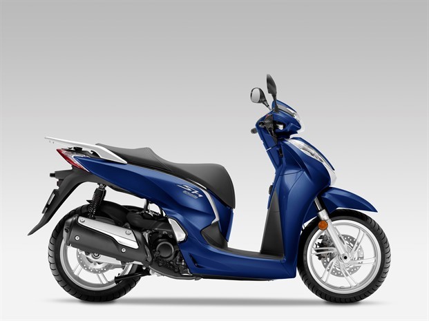 Mẫu xe SH mới được n&acirc;ng cấp khung sườn, khoang chứa đồ dưới y&ecirc;n c&oacute; thể để một mũ bảo hiểm