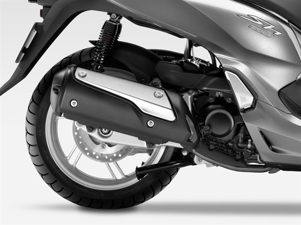 Nhờ c&ocirc;ng nghệ ma s&aacute;t thấp, xe m&aacute;y SH mới - 300i tiết kiệm nhi&ecirc;n liệu hơn