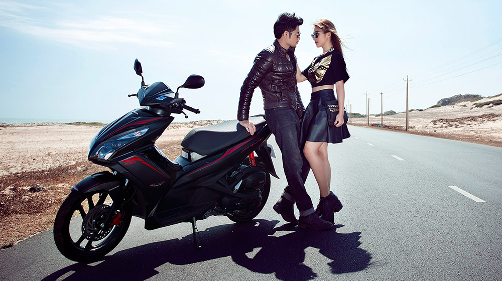  Phi&ecirc;n bản của mẫu xe m&aacute;y Honda mới n&agrave;y c&oacute; khả năng vận h&agrave;nh &ecirc;m &aacute;i nhưng cũng rất mạnh mẽ