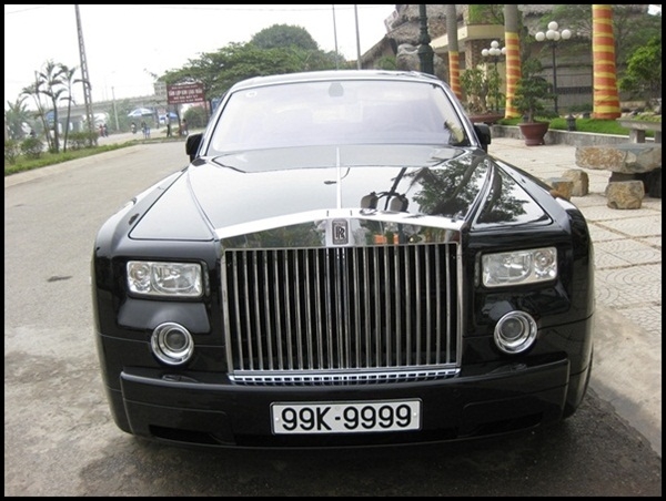 Trong số những si&ecirc;u xe của đại gia Việt, kh&ocirc;ng thể kh&ocirc;ng kể đến chiếc Phantom biến tứ qu&yacute; ch&iacute;n của Minh S&acirc;m