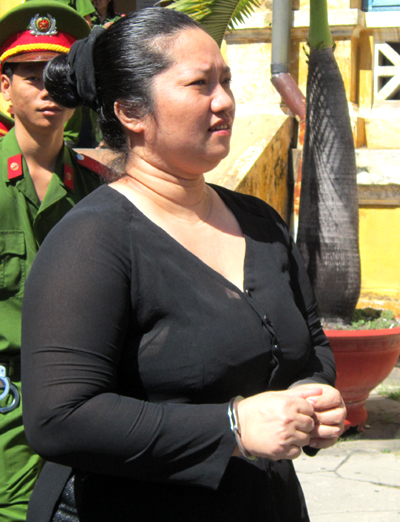 L&ecirc; Thị Hường (40 tuổi, vợ nguy&ecirc;n b&iacute; thư x&atilde; Kim Long, huyện Ch&acirc;u Đức, R&agrave; Rịa - Vũng T&agrave;u) 