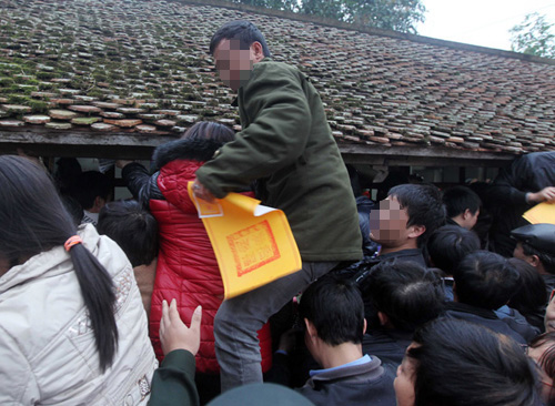xin ấn đền Trần