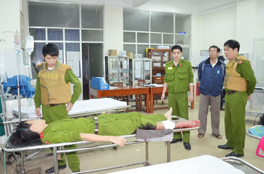 Đ&aacute;ng n&oacute;i, đ&acirc;y kh&ocirc;ng phải trường hợp đầu ti&ecirc;n CSGT, c&ocirc;ng an bị đ&aacute;nh bởi đối tượng vi phạm