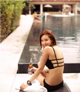 Bikini cut-away trở thành vũ khí tuyệt vời cho thân hình hoàn mỹ của phái đẹp