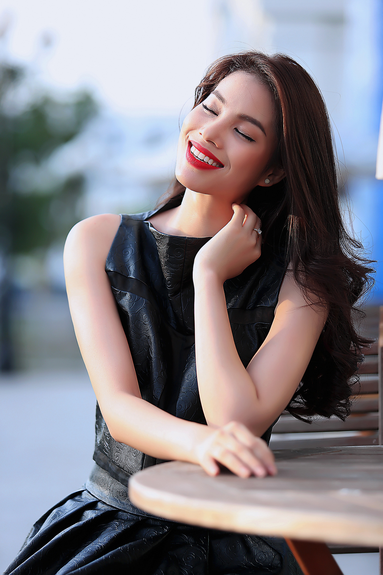 Tạp chí The Richest hàng năm đều đưa ra thống kê  người phụ nữ đẹp nhất của  các quốc gia trên khắp Thế giới và sau đó, bình chọn 50 người đẹp nhất Thế giới. Và Phạm Hương được bình chọn là đẹp nhất Việt Nam. Cùng với đó, cô lop 4 trong 50 người phụ nữ đẹp trên Thế giới.