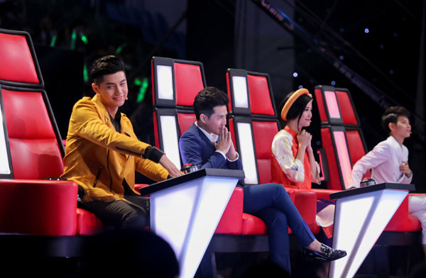 Tuy mới khởi động qua 2 tập phát sóng nhưng huấn luyện viên, MC của The voice kid 2016 đã chiếm được tình cảm rất lớn của khán giả đặc biệt là khán giả trẻ