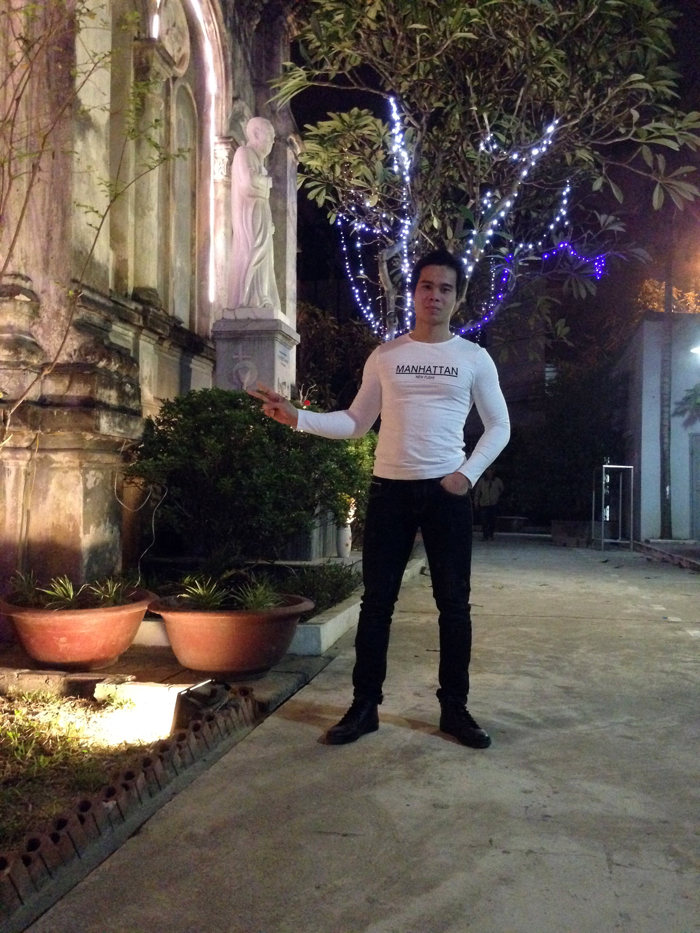 nguoi-ha-noi-hao-huc-don-giang-sinh-trong-tiet-troi-se-lanh