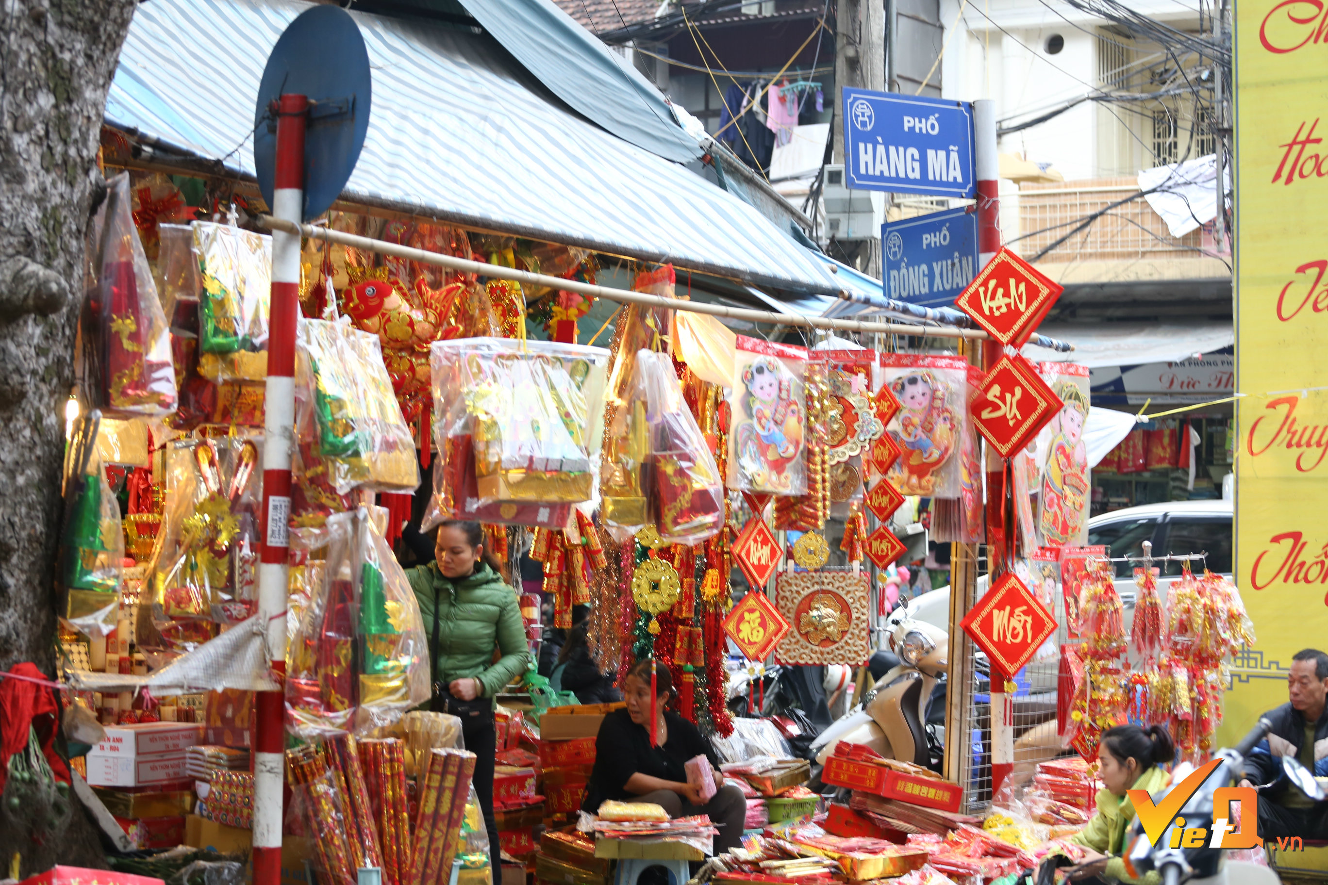thi-truong-vang-ma-nhon-nhip-ngay-can-tet-ong-cong-ong-tao