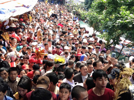 chua-huong-that-thu-ngay-mong-4-tet