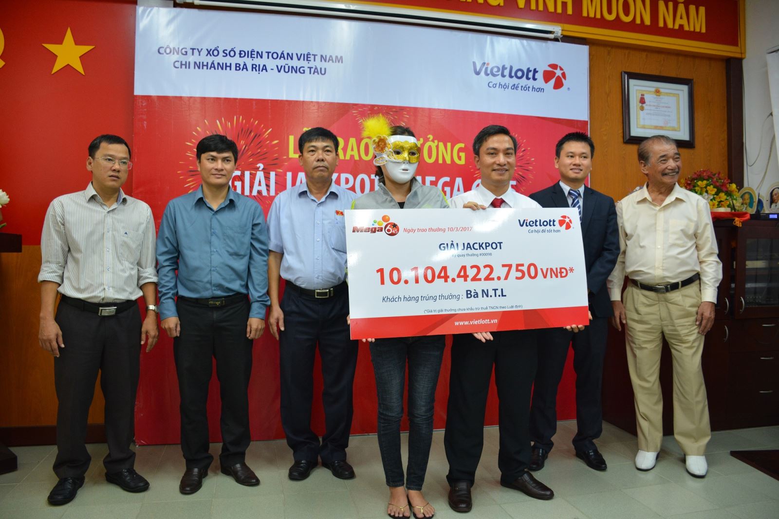 Xổ số Vietlott: NSND Trần Hiếu dự lễ trao thưởng tại Đồng Nai