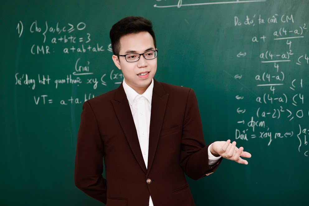 Quan niệm về hạnh ph&uacute;c của một thầy gi&aacute;o trẻ th&agrave;nh đạt 