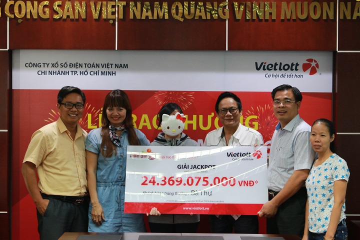 Lập c&uacute; đ&uacute;p, một gia đ&igrave;nh tr&uacute;ng hai giải thưởng lớn từ Vietlot