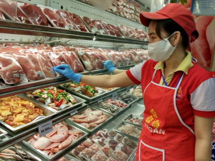 Giải cứu thịt lợn: C&aacute;c si&ecirc;u thị v&agrave;o cuộc bằng việc giảm gi&aacute; s&acirc;u