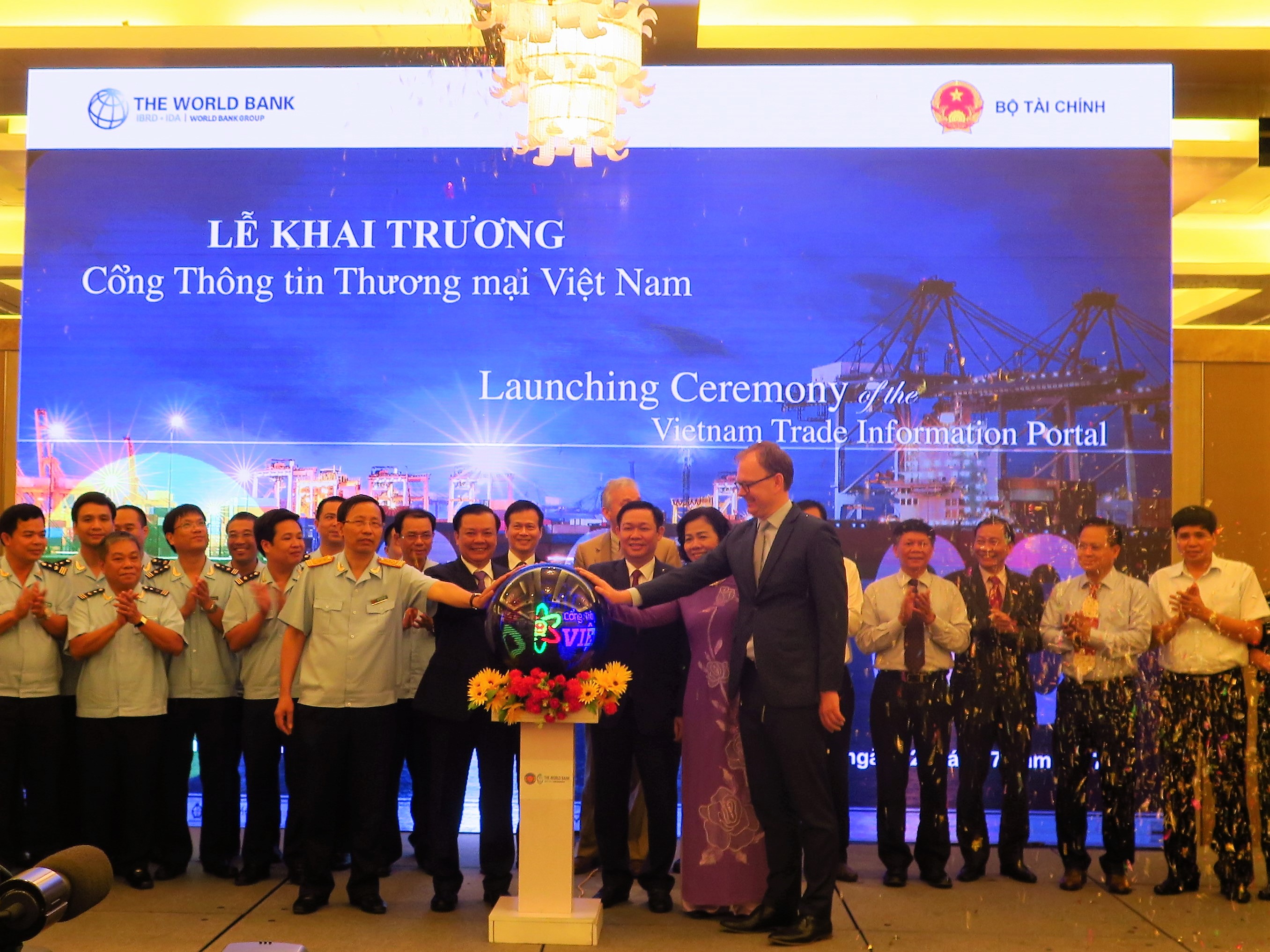 Khai trương Cổng Th&ocirc;ng tin Thương mại Việt Nam