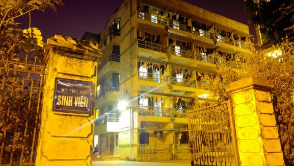 T&acirc;n sinh vi&ecirc;n n&ecirc;n ở nh&agrave; trọ hay k&yacute; t&uacute;c x&aacute; khi l&ecirc;n th&agrave;nh phố học đại học?