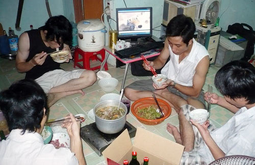 T&acirc;n sinh vi&ecirc;n n&ecirc;n ở nh&agrave; trọ hay k&yacute; t&uacute;c x&aacute; khi l&ecirc;n th&agrave;nh phố học đại học?