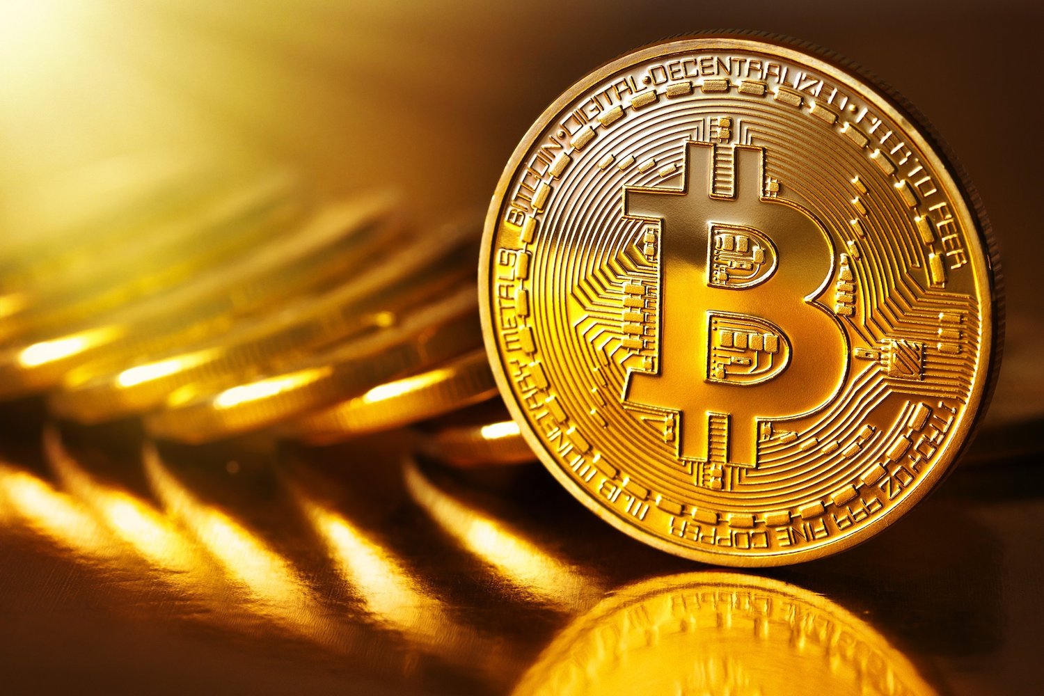 Liệu Bitcoin c&oacute; thể thay thế v&agrave;ng?