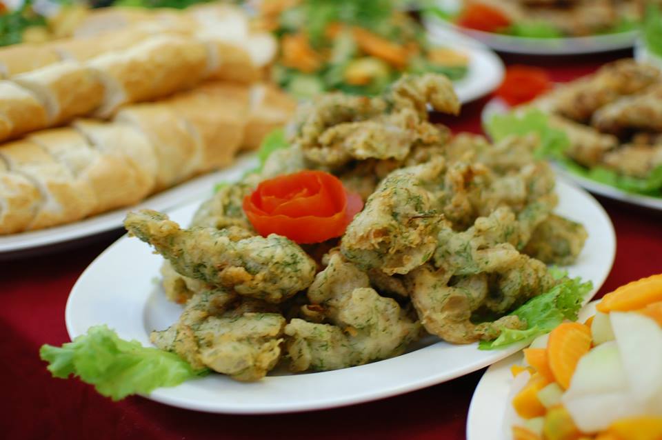 Rằm th&aacute;ng 7: Đồ ăn chay, đồ phong thủy &lsquo;ch&aacute;y h&agrave;ng&rsquo;