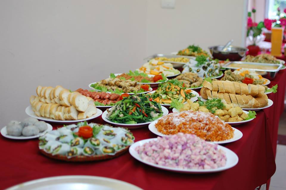 Rằm th&aacute;ng 7: Đồ ăn chay, đồ phong thủy &lsquo;ch&aacute;y h&agrave;ng&rsquo;