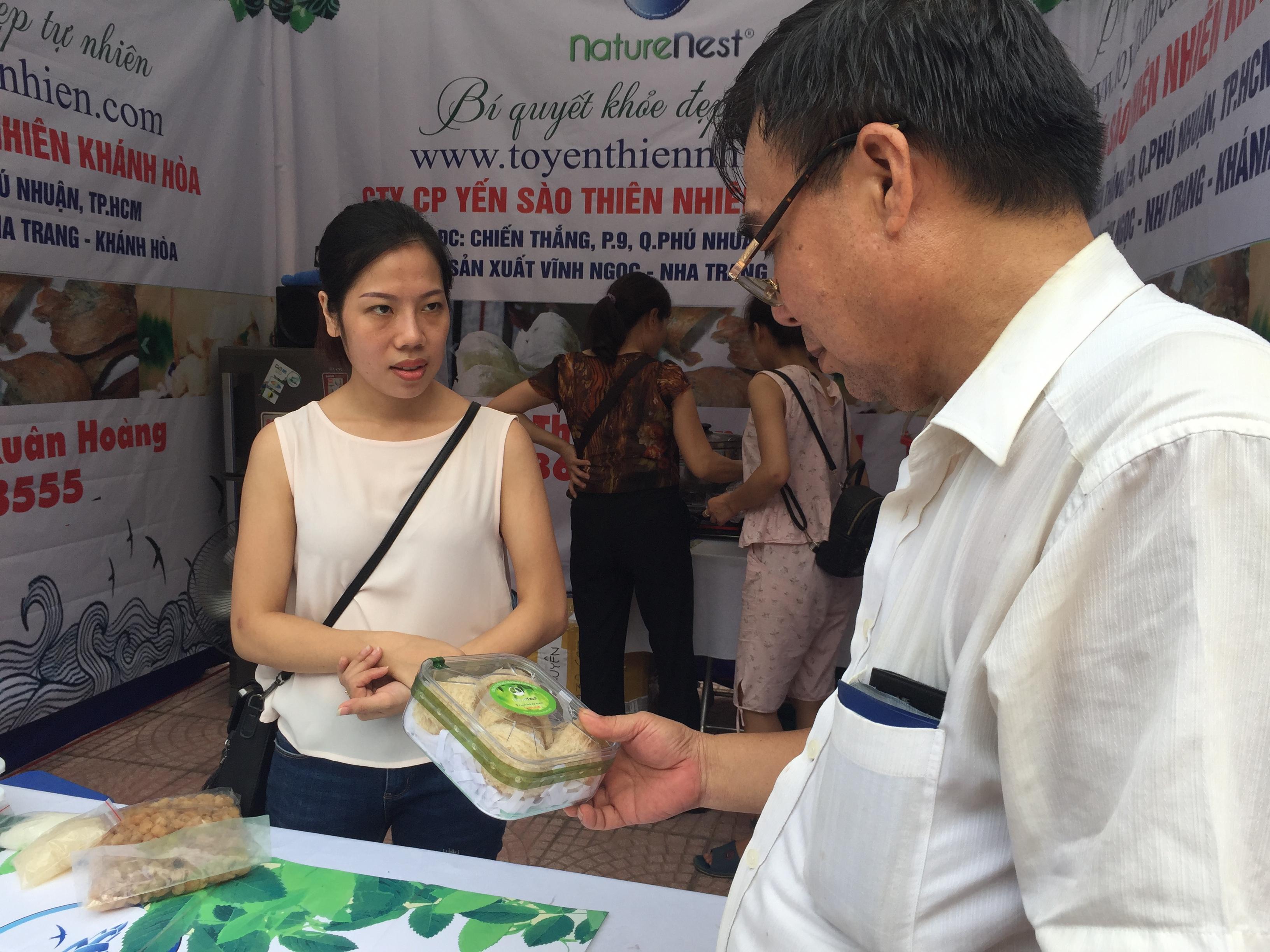 Trung thu cho b&eacute;, chợ qu&ecirc; cho mẹ