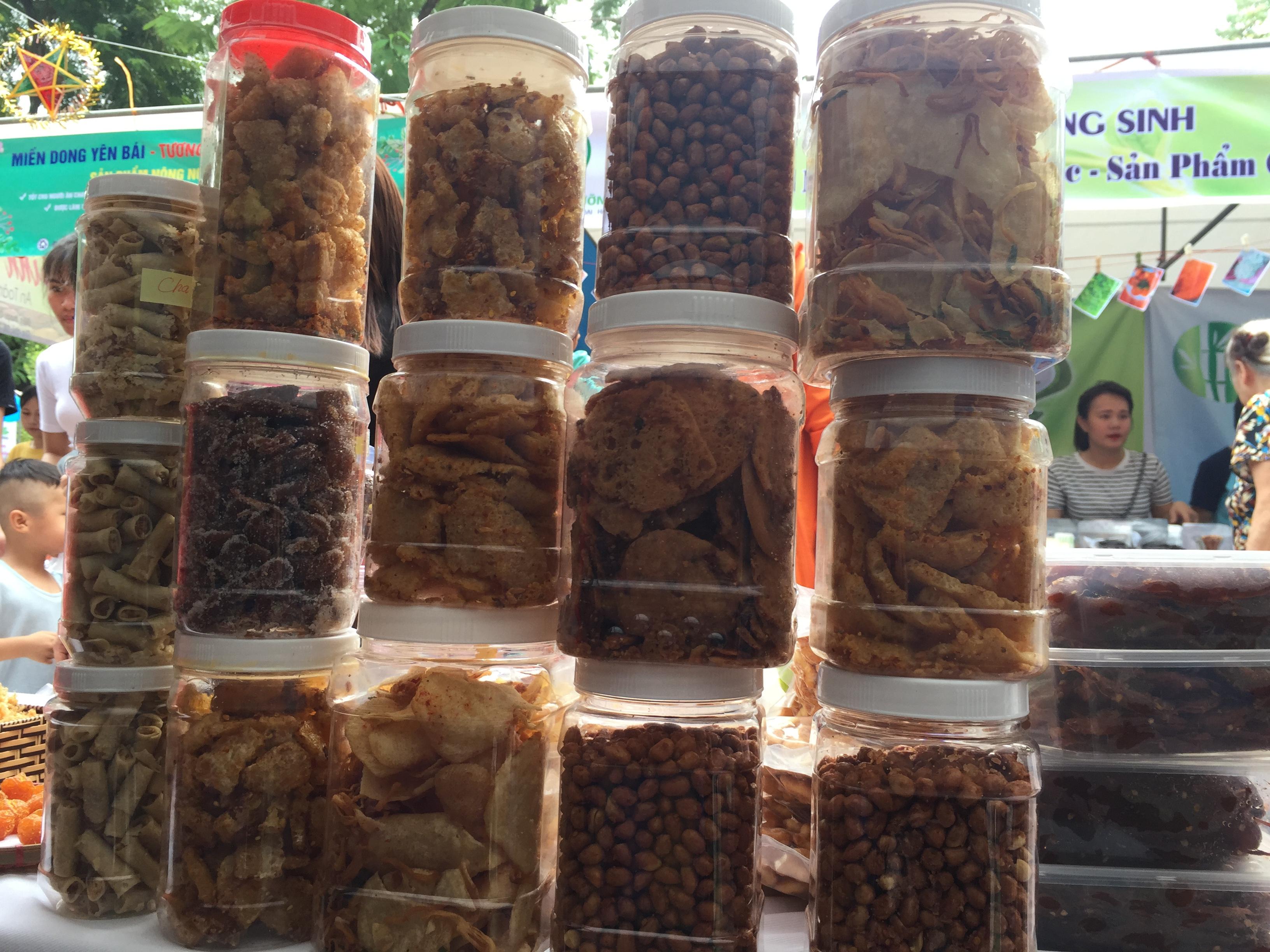 Trung thu cho b&eacute;, chợ qu&ecirc; cho mẹ