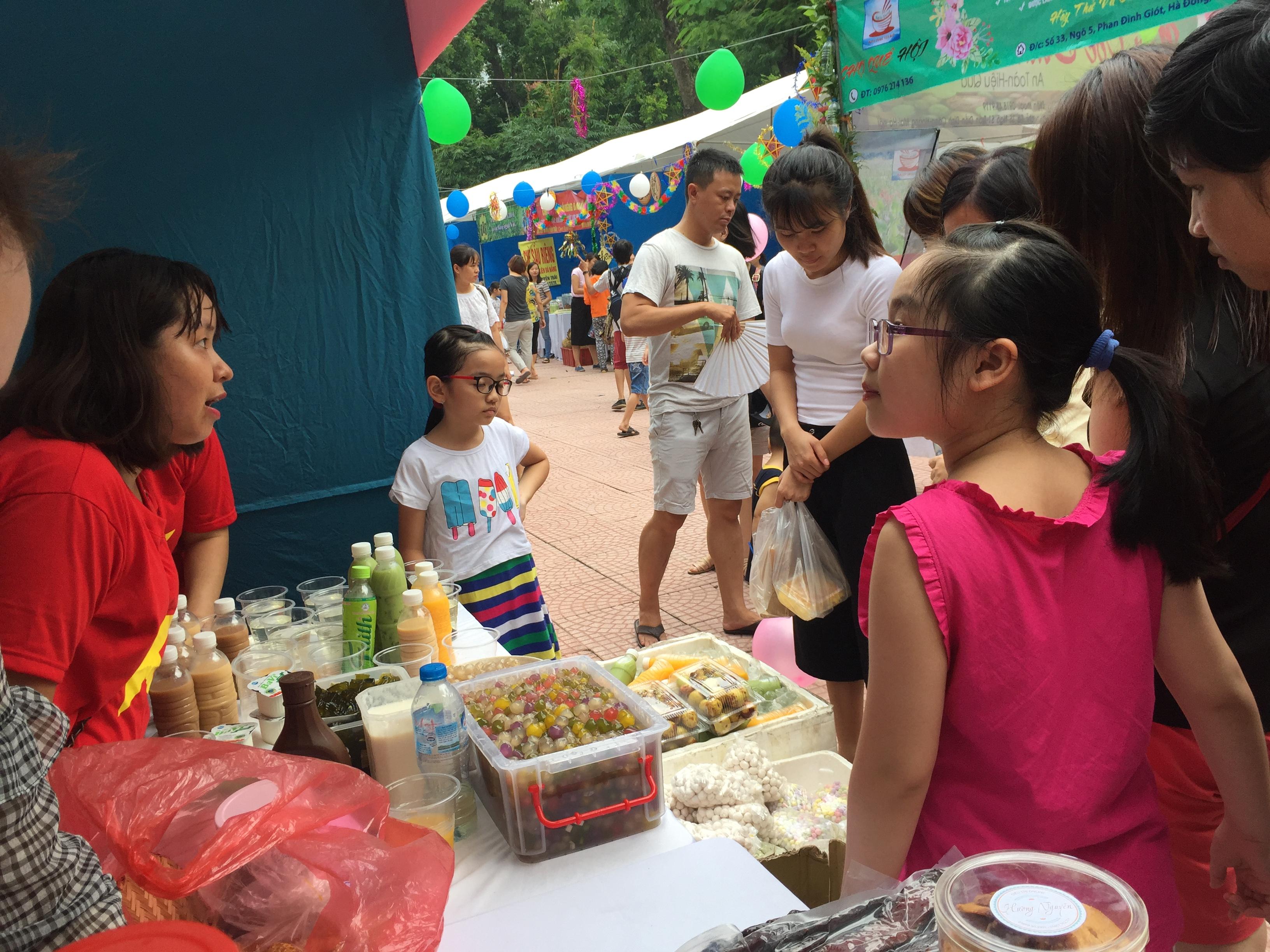 Trung thu cho b&eacute;, chợ qu&ecirc; cho mẹ