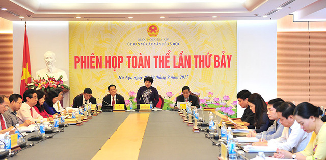 Bộ trưởng Y tế cho biết nguy&ecirc;n nh&acirc;n việc chi quỹ bảo hiểm y tế tăng vọt