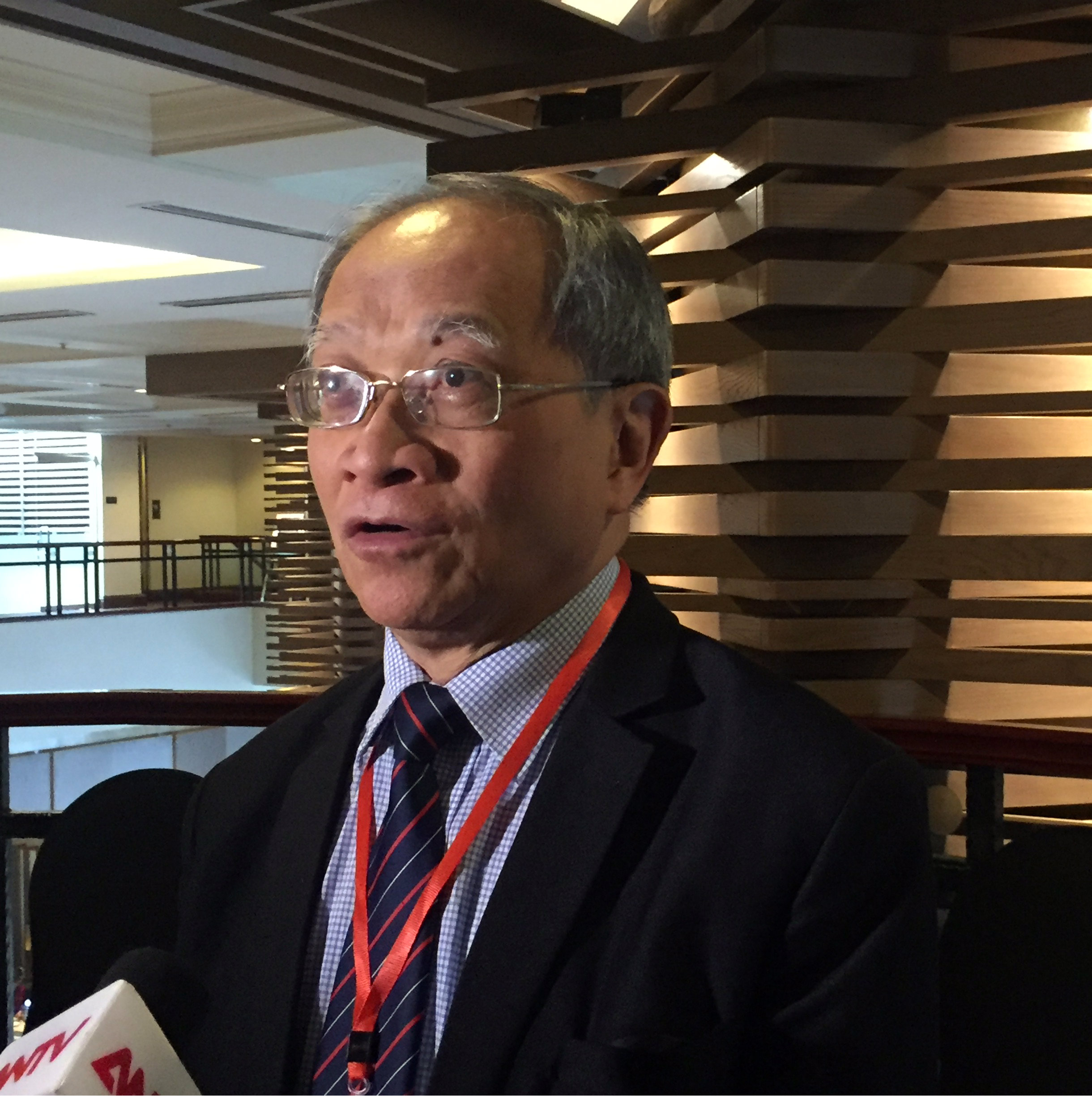 &lsquo;Nếu kh&ocirc;ng tăng gi&aacute; điện c&oacute; thể dẫn đến mất c&acirc;n đối giữa cung v&agrave; cầu&rsquo;