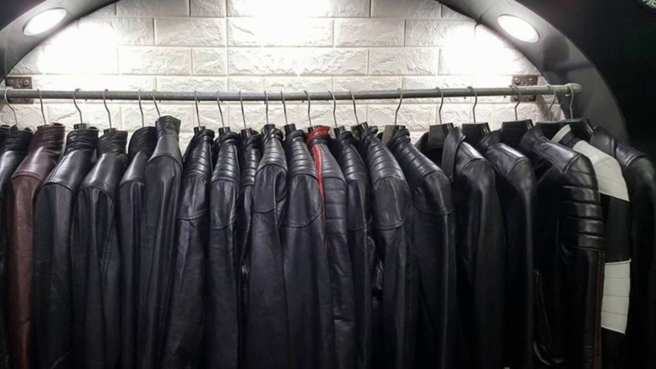 &Aacute;o da h&uacute;t kh&aacute;ch, người b&aacute;n thu v&agrave;i chục triệu mỗi ng&agrave;y