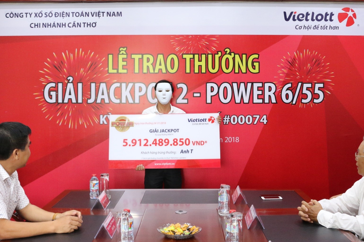 Xổ số Vietlott: Một kh&aacute;ch h&agrave;ng đ&atilde; nhận giải Jackpot &lsquo;khủng&rsquo; tại Cần Thơ