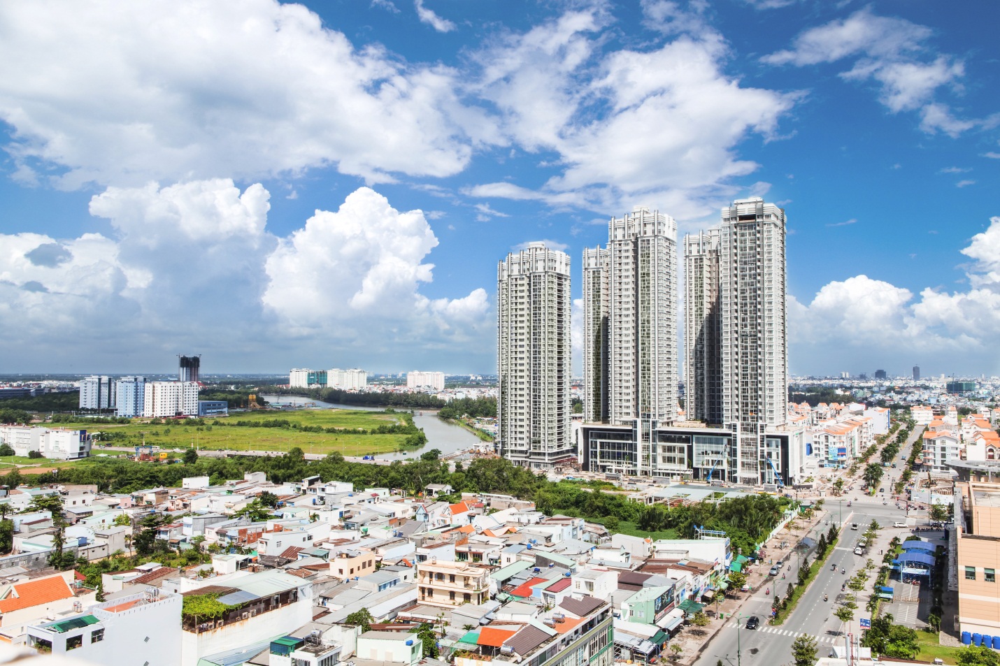 Chuy&ecirc;n gia nhận định về t&igrave;nh h&igrave;nh đầu tư bất động sản nước ngo&agrave;i ở thị trường Việt Nam