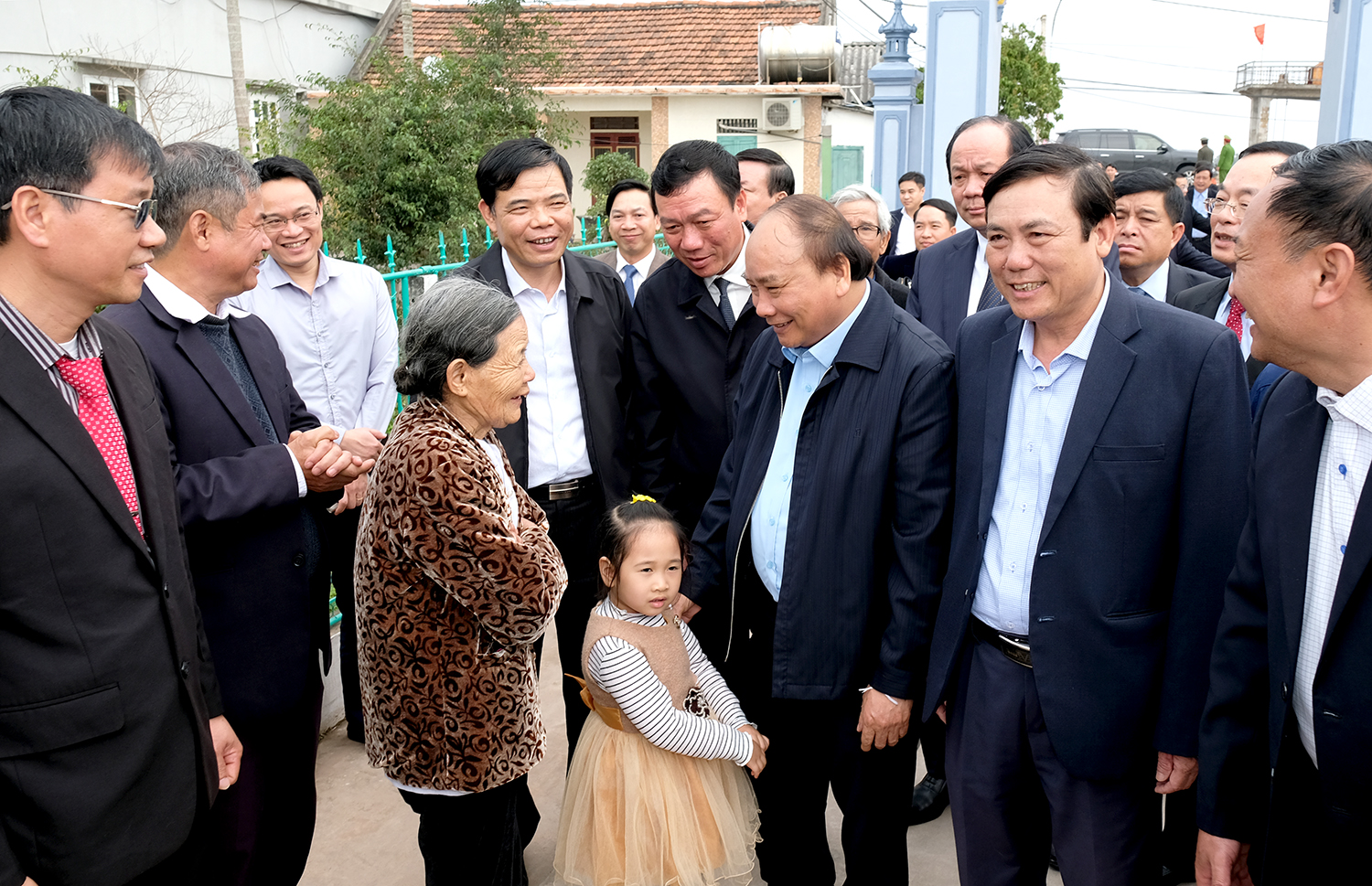 Thủ tướng thăm, l&agrave;m việc tại huyện Hải Hậu (Nam Định)