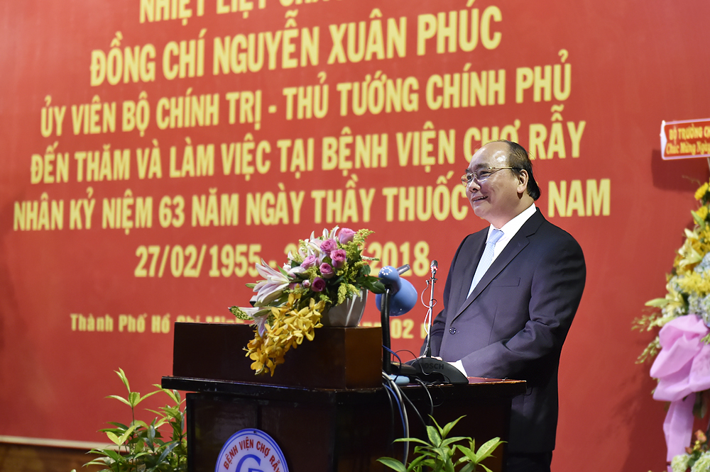 Thủ tướng thăm, l&agrave;m việc tại bệnh viện Chợ Rẫy