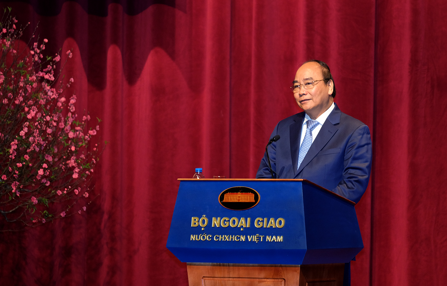 Thủ tướng thăm Bộ Ngoại giao v&agrave; chỉ đạo c&ocirc;ng t&aacute;c 13 Win bet mobile mới nhất năm 2018