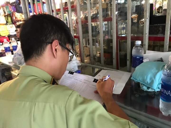 Ph&aacute;t hiện h&agrave;ng ng&agrave;n sản phẩm vi phạm kinh doanh h&agrave;ng giả tại chợ Bến Th&agrave;nh
