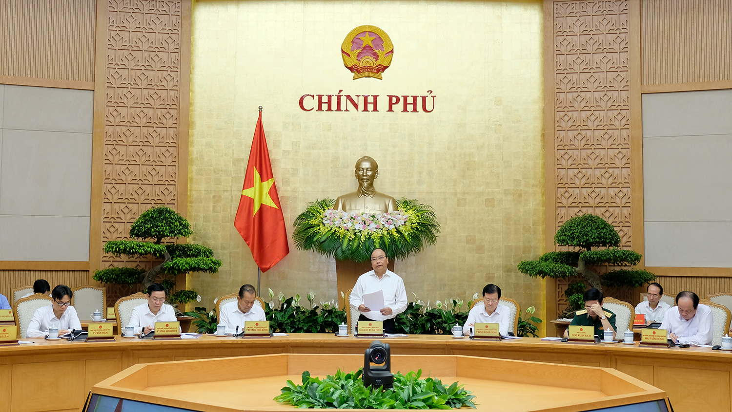 Thủ tướng: Kh&ocirc;ng tăng gi&aacute; điện trong năm nay