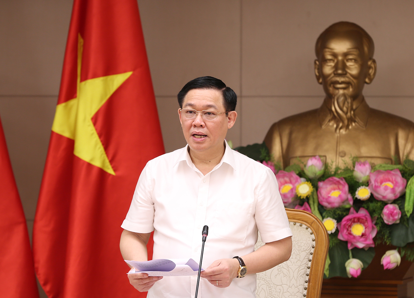 'Bộ N&ocirc;ng nghiệp v&agrave; Ph&aacute;t triển N&ocirc;ng th&ocirc;n cần c&oacute; b&aacute;o c&aacute;o ri&ecirc;ng về điều h&agrave;nh gi&aacute; thịt lợn'
