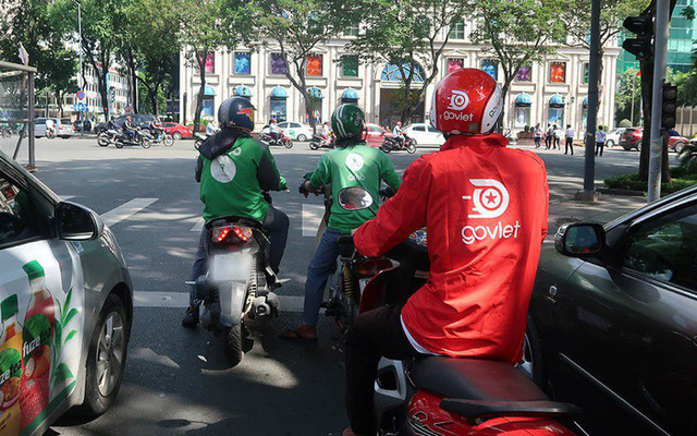 Grab kh&ocirc;ng c&ograve;n độc quyền, thị trường taxi - xe &ocirc;m c&ocirc;ng nghệ bước v&agrave;o cuộc chiến khốc liệt 