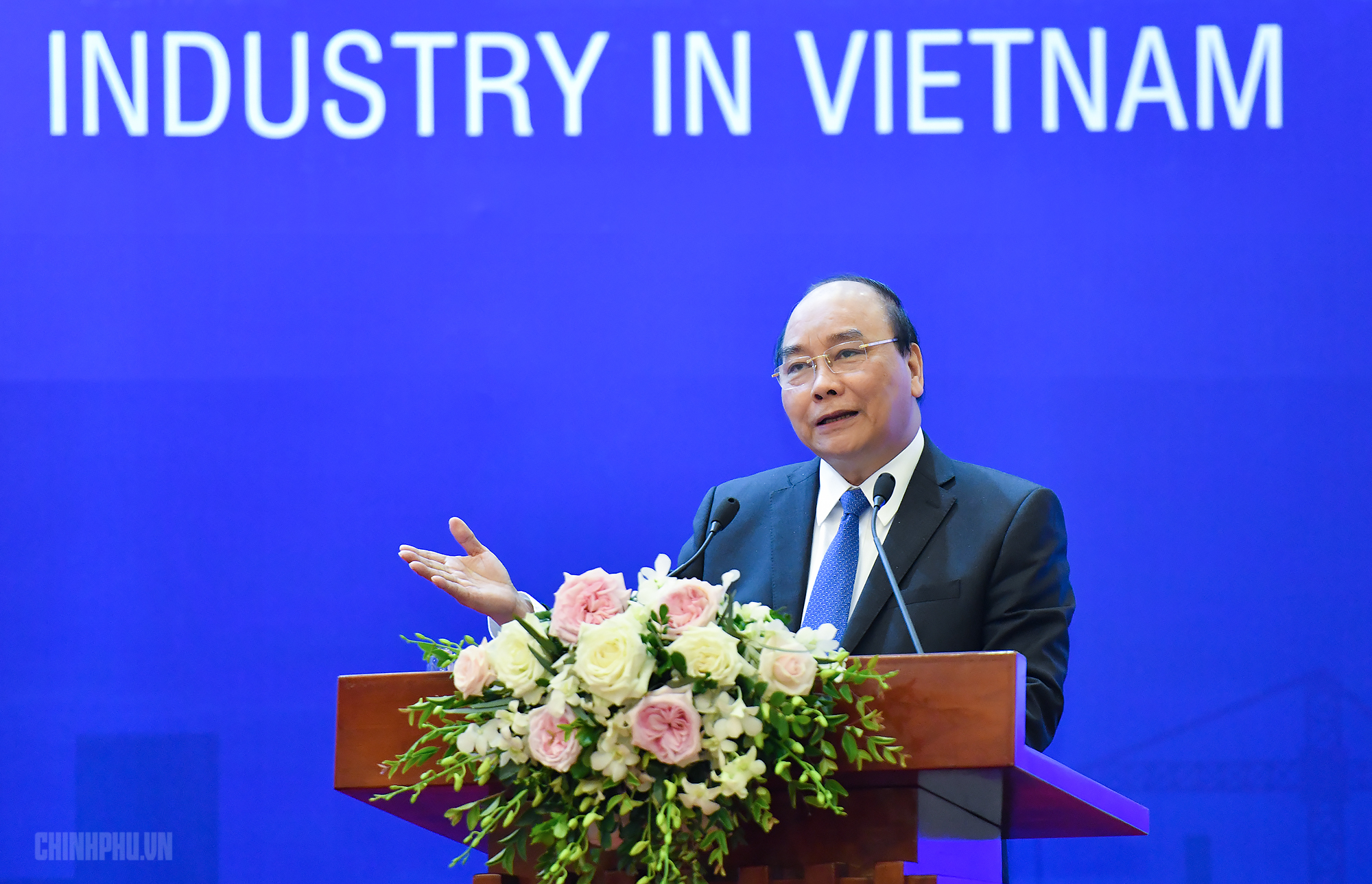 Thủ tướng: Tỷ lệ nội địa h&oacute;a c&aacute;c ng&agrave;nh c&ocirc;ng nghiệp c&ograve;n ở mức thấp