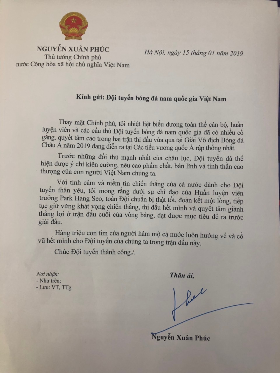 Thủ tướng Nguyễn Xu&acirc;n Ph&uacute;c gửi thư động vi&ecirc;n Đội tuyển b&oacute;ng đ&aacute; Việt Nam tại Asian Cup 2019