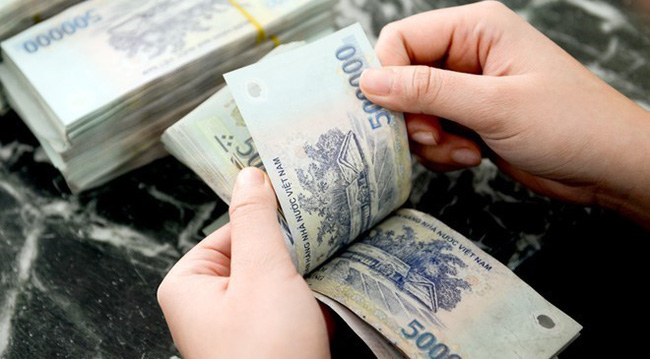 Bất ngờ, nhiều ng&acirc;n h&agrave;ng lớn giảm mạnh l&atilde;i suất trước Tết
